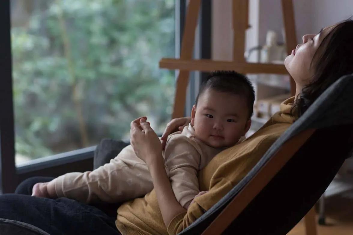 好妈妈不是“女超人”，三招教你平复无处不在的内疚感