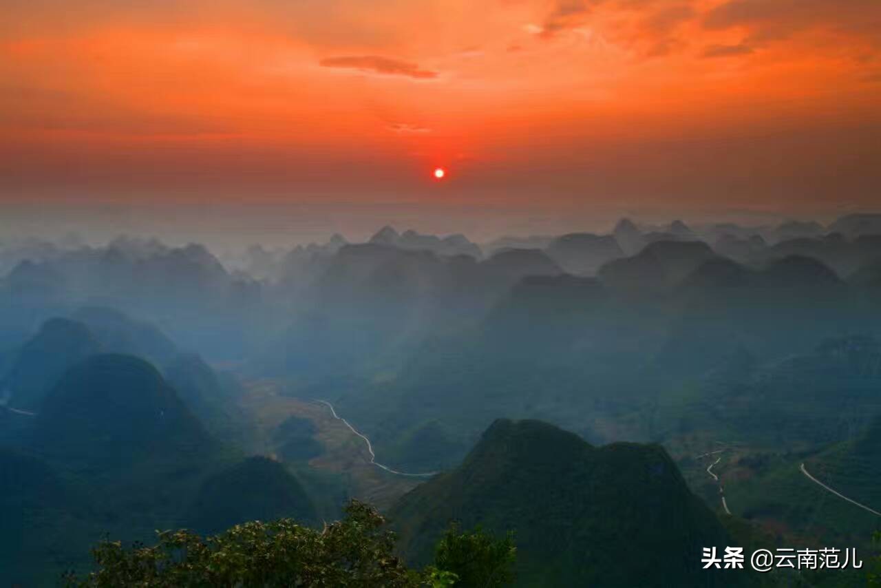 云南的油菜花哪里出名,云南一个地方都是油菜花