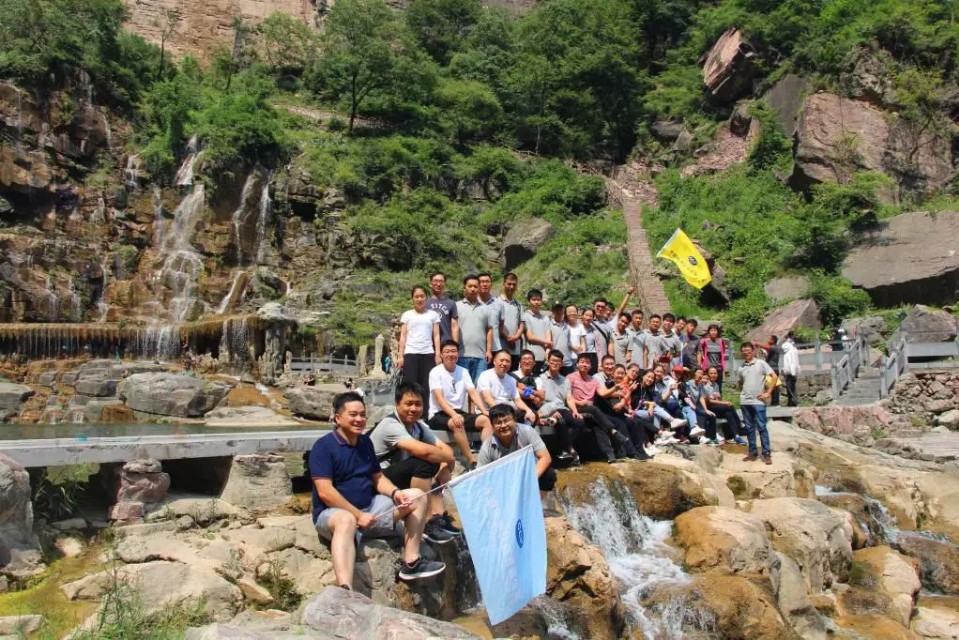 亲近自然走进自然视频,亲近自然走进自然主题墙