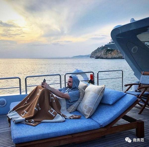 富二代发朋友圈的视频,富二代故意发朋友圈