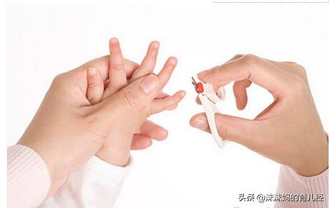 小孩指甲怎么剪不会抓破脸,婴儿指甲怎么剪才不抓伤脸
