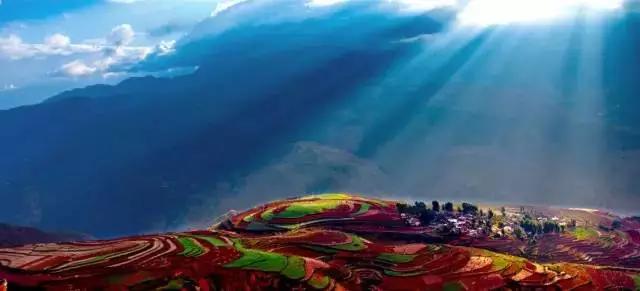 云南适合深秋游玩的地方,云南的秋天适合去哪些景点