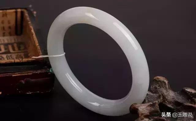 翡翠放时间长了变干怎么保养,刚买的新翡翠手镯应该怎样保养