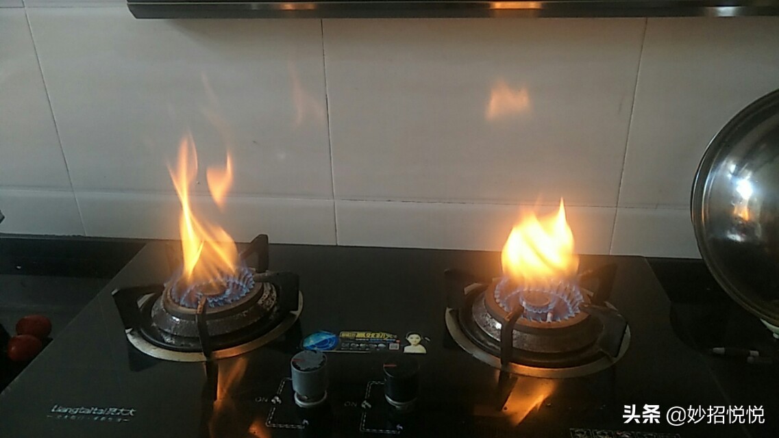 如何让煤气灶出蓝火,煤气灶火焰很大但炒菜慢