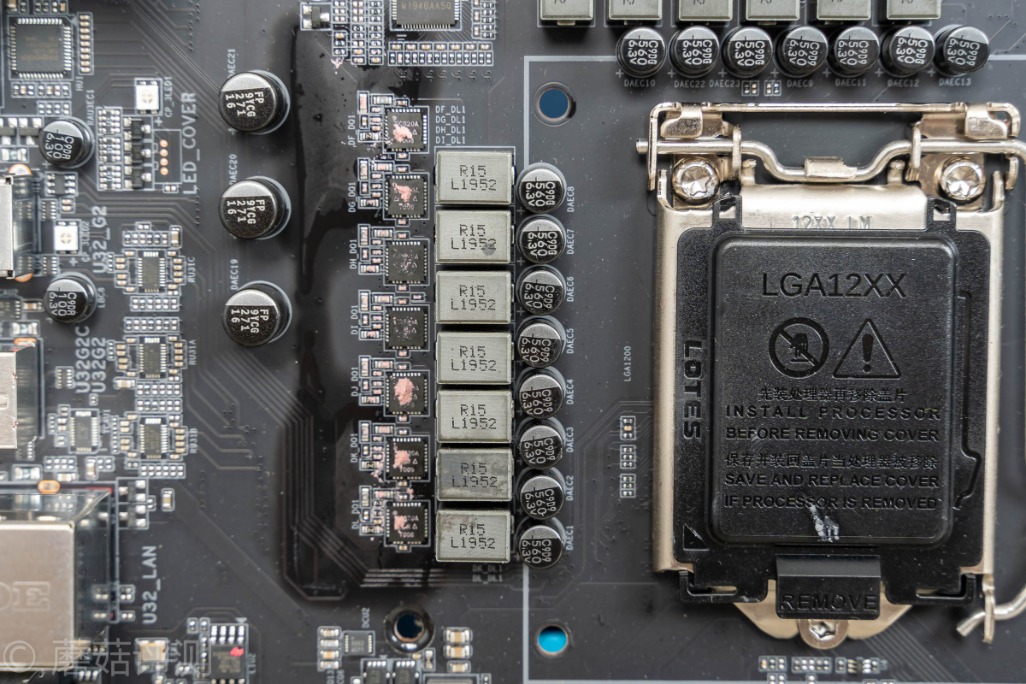 技嘉z490aorusproax主板多大,技嘉z490aorusproax是超级雕吗