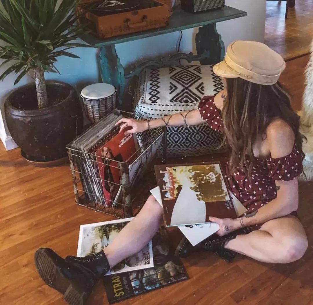 女生买马丁靴,卖女士马丁靴的