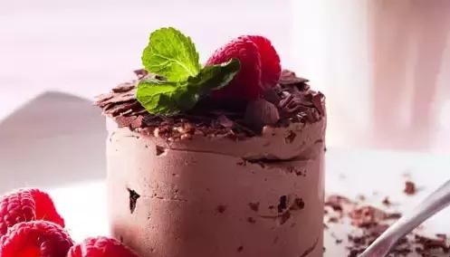 西式餐桌礼仪常识座位顺序,西餐餐桌礼仪的四个原则