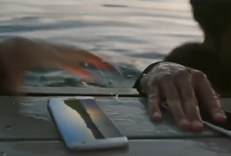 最经典的互黑广告：三星手机VS苹果手机，但却说的是事实