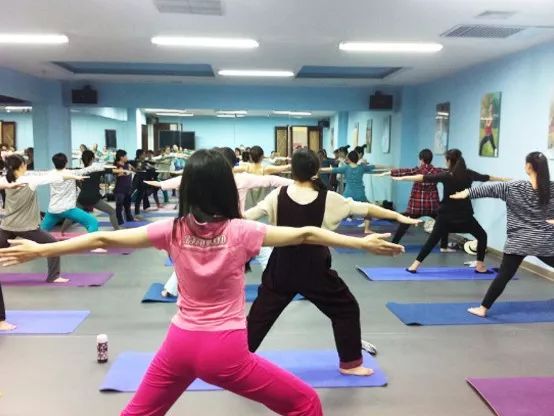 剖宫产和顺产哪个更痛,顺产和剖宫产哪个更痛