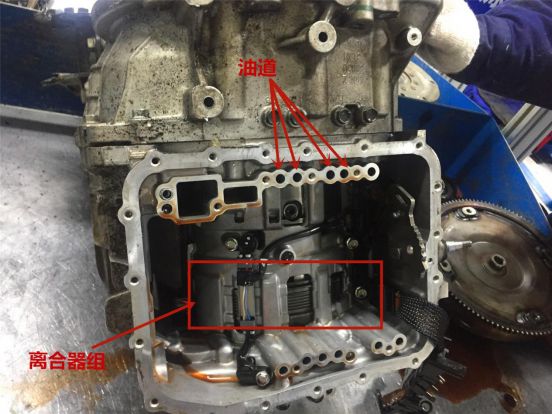 现代胜达手动挡变速箱维修,现代新胜达变速箱故障