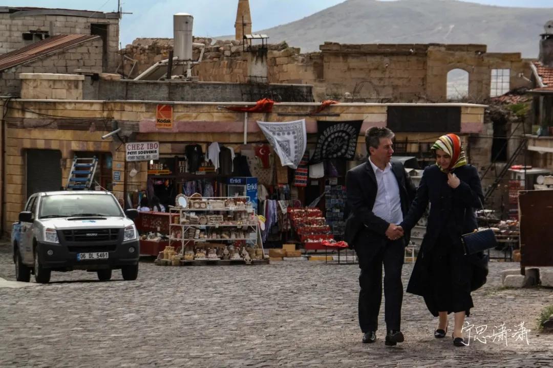 摄影初学者预算两千买什么相机,家用和旅游摄影买什么相机