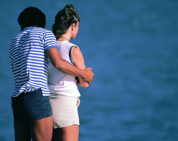 男人身体下面痛看什么科,男性突然出现全身疼痛是怎么回事