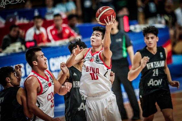 十三岁天才控卫和郭艾伦,u19国青男篮世青赛郭艾伦