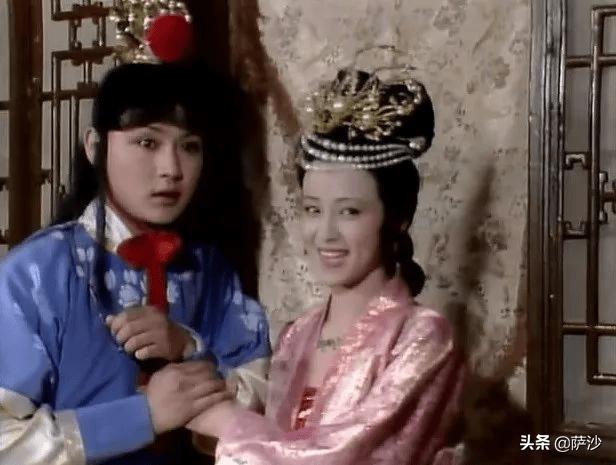 红楼梦中为什么要写焦大这个人物,红楼梦中养小叔子的是谁