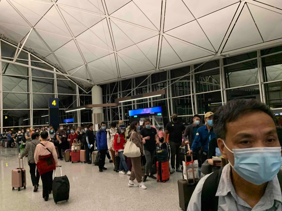 怎么避免过海关被关小黑屋,入境被关小黑屋是为什么呀