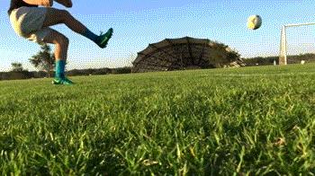 踢球只要学会这10招,傻子都能学会的踢球技巧