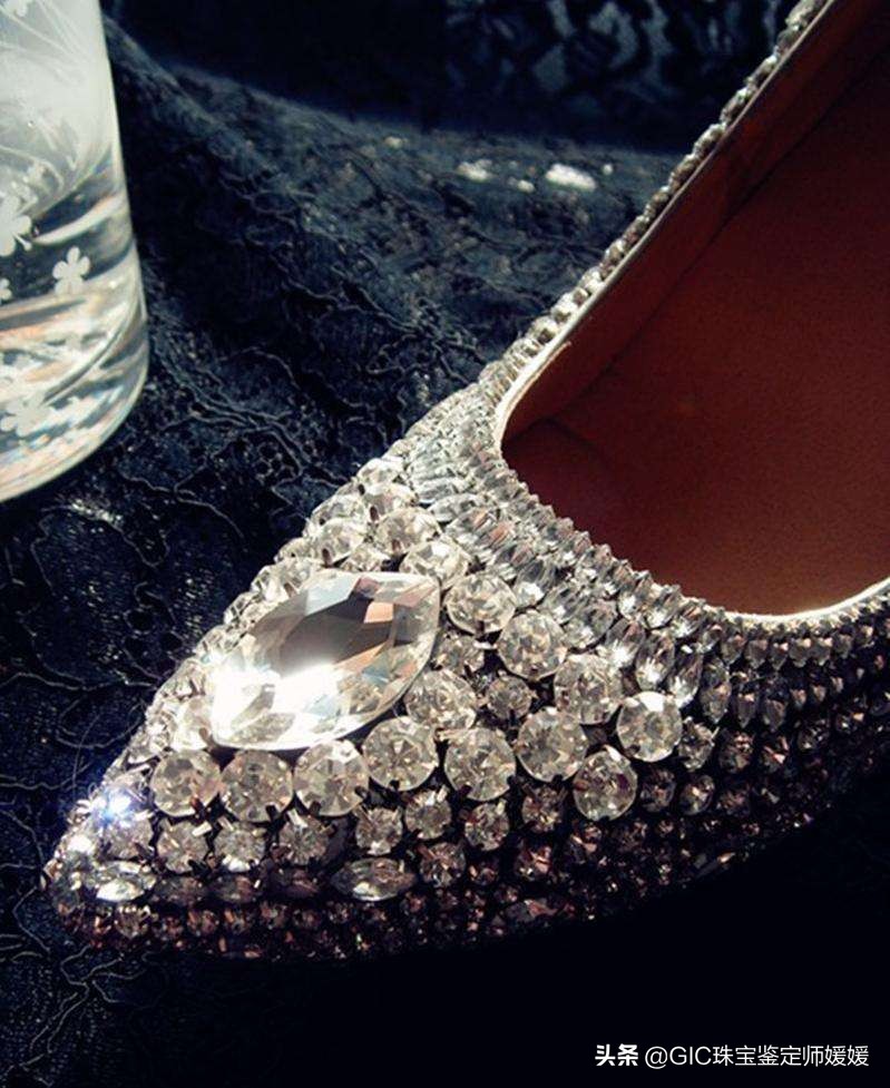 尼泊尔莫桑钻石,尼泊尔莫桑钻与钻石的区别