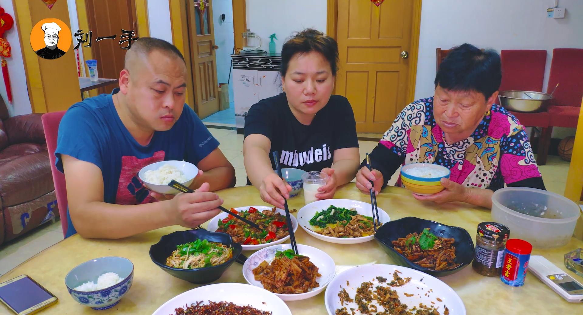 在家怎么制作辣条还好吃,家常自制营养辣条酥脆