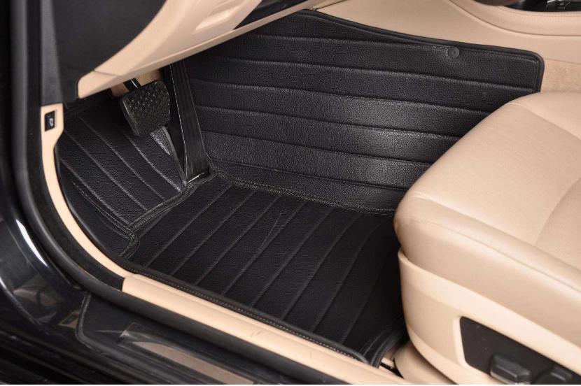 那些中看不中用的车内脚垫该扔就扔，还不赶紧看看你的车是不是？