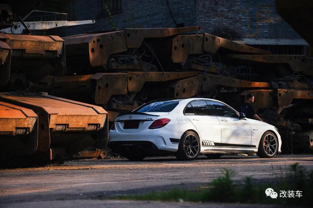 奔驰c63s四门声浪,奔驰c63暗夜特别版四门高燃视频