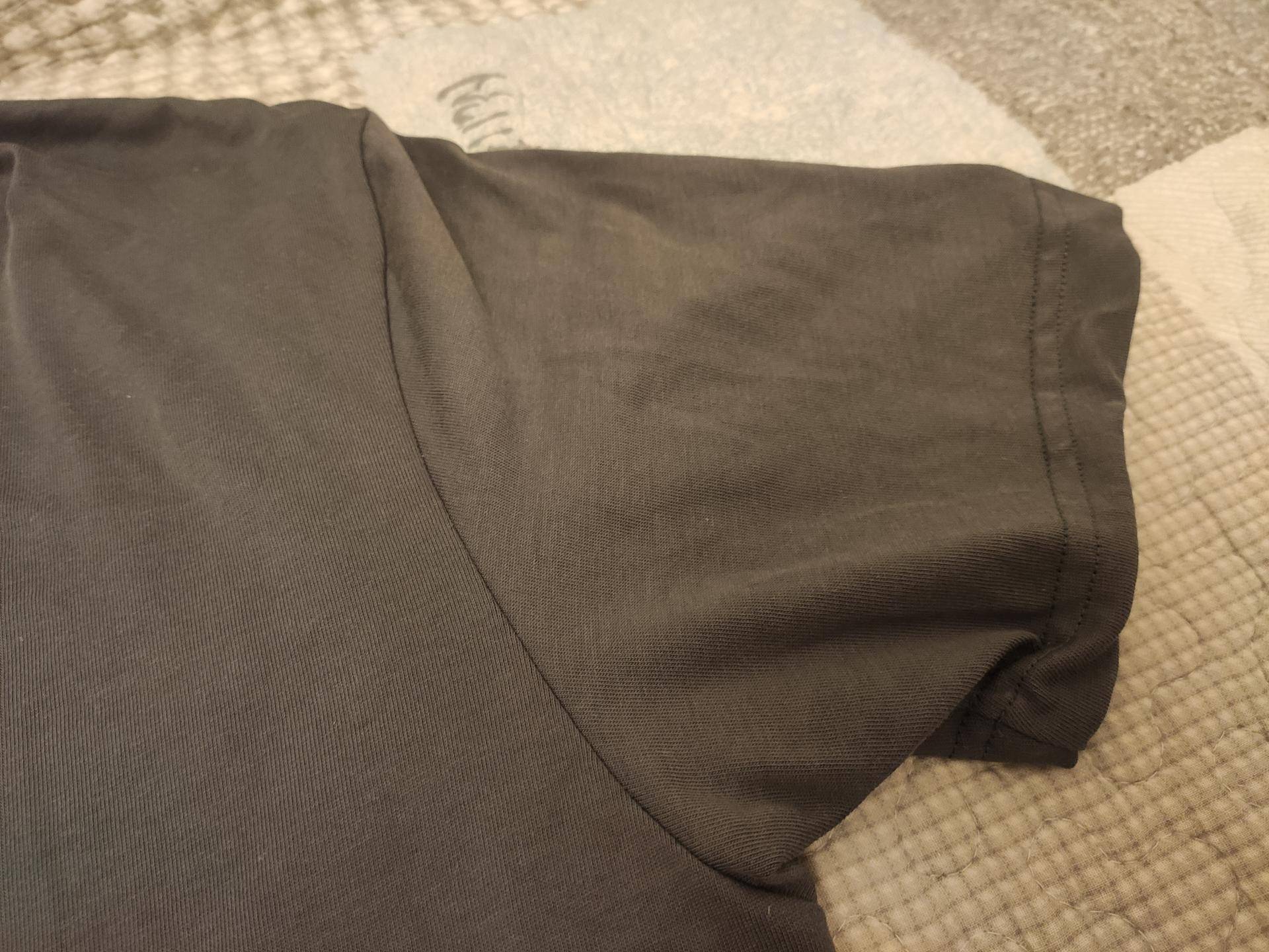 什么材质t恤适合夏天穿,夏季啥材质t恤凉快抗皱不缩水