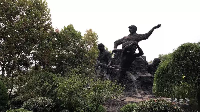 我永远不能忘记一个名字（中英对照）