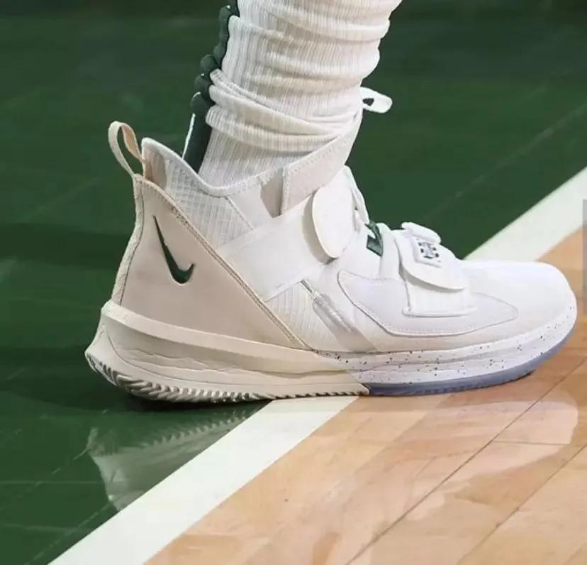 NBA球员上脚：球员穿的詹姆斯战靴，富尔茨和布朗尼很帅气！