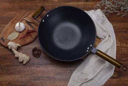 大厨教你铁锅不粘锅,大厨铁锅推荐好吃不粘锅