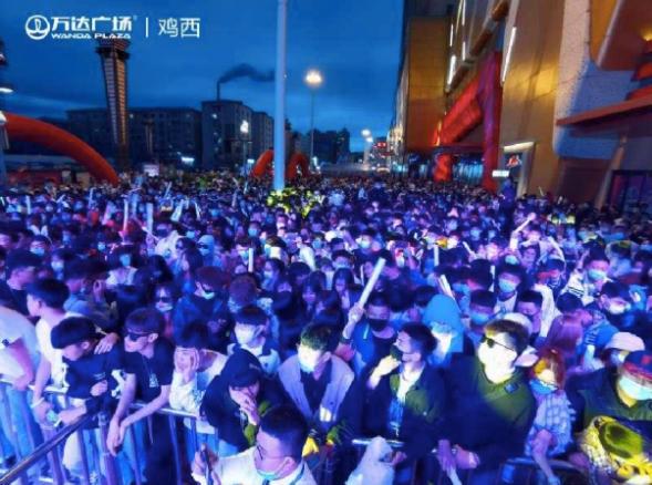 万达广场嘉福金街超级盛典之夜,万达广场年货节开幕