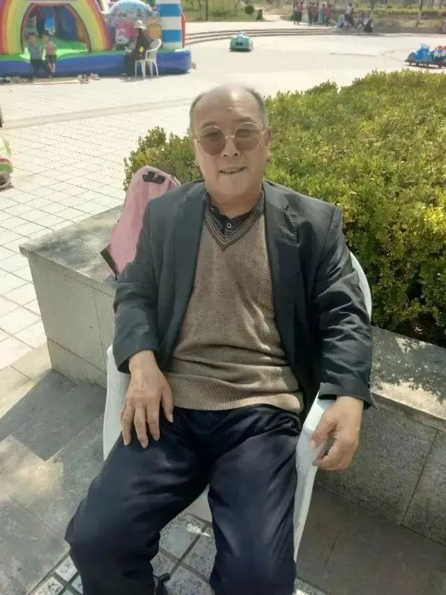 牵手诗歌,手牵手诗歌