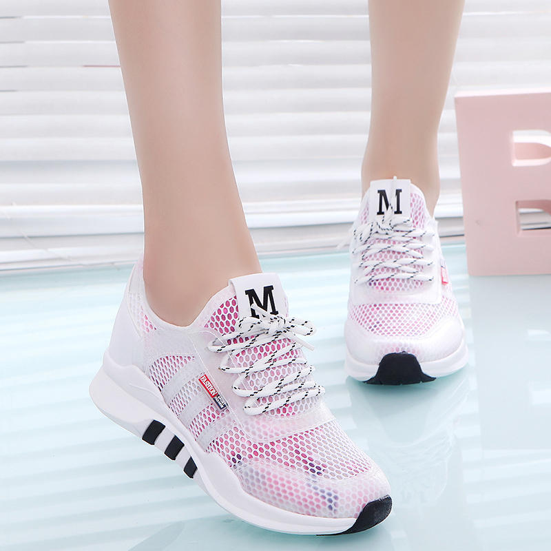 梅雨季穿什么鞋 (在香港穿什么鞋7月穿什么)