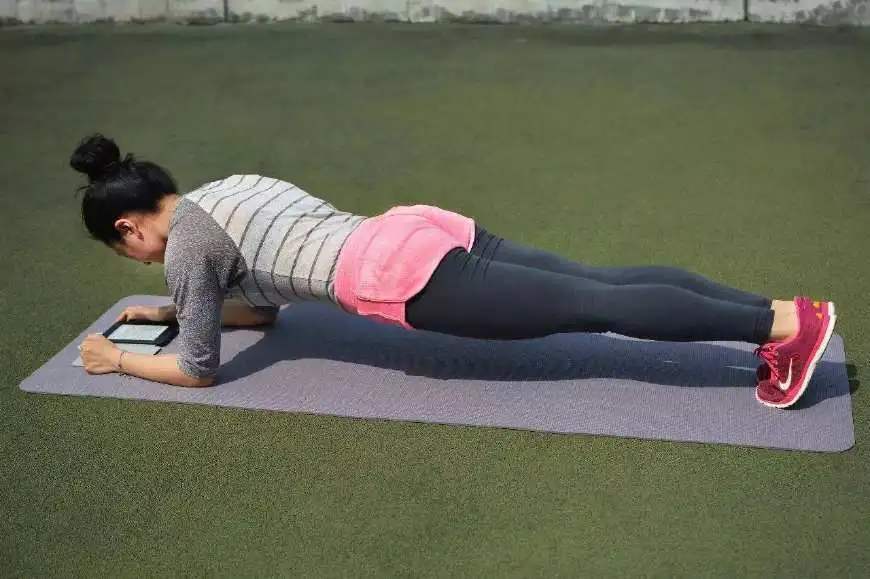 o型腿穿什么矫正好看,o型腿的穿搭方法