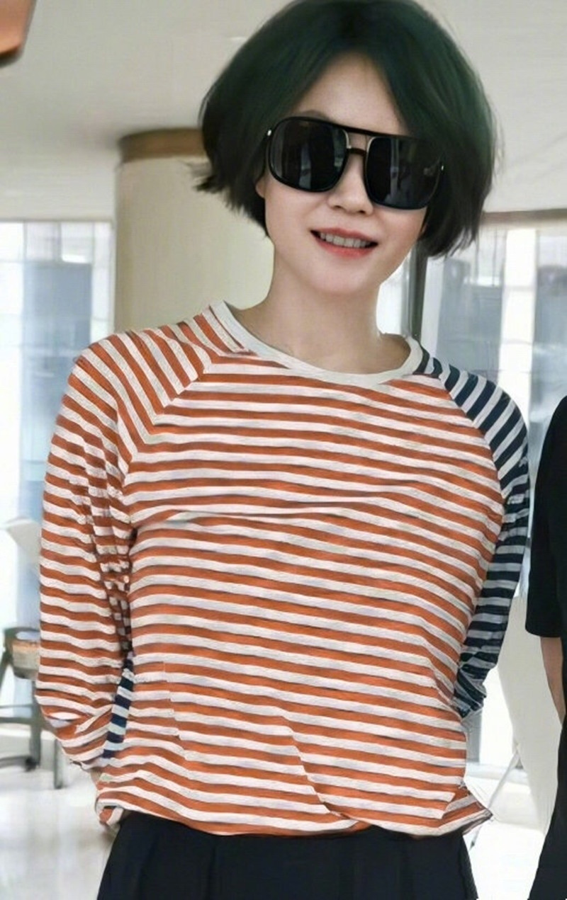 王菲年轻时穿搭高级感,最新王菲的穿衣搭配图片