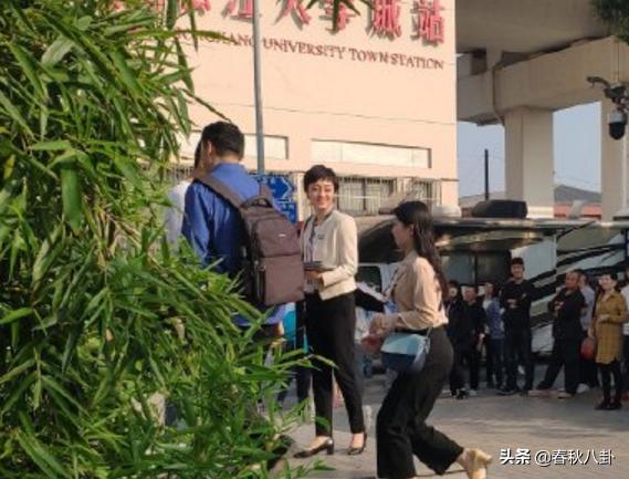 孙俪那年花开月正圆杀青图片,孙俪拍戏杀青回家晒照仰头大笑