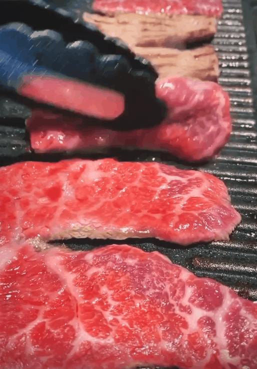 lisa和rosie秀恩爱,lisa与rosa在直播间接吻