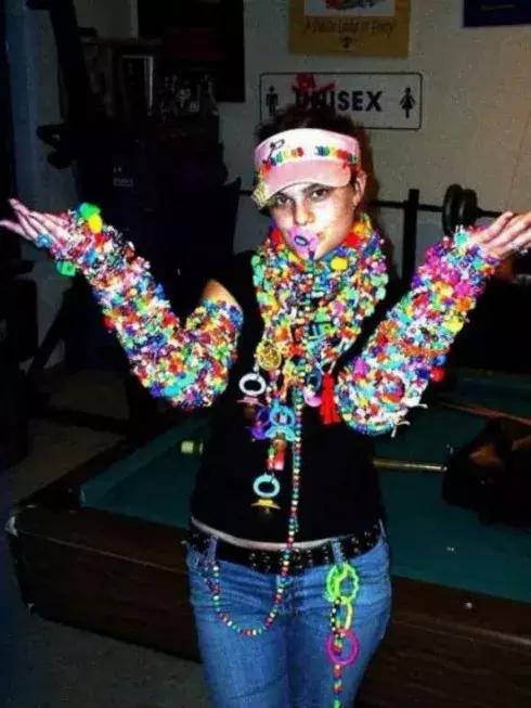 火爆全宇宙的“泫雅风”背后有着怎样的文化元素？转发送眼影盘