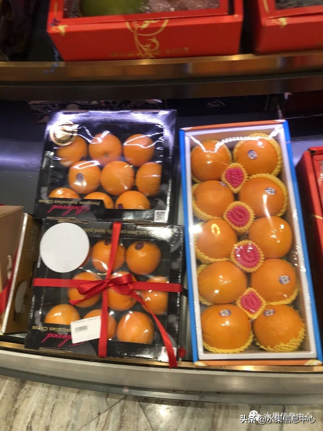 中秋节前，走访两家水果零售店，水果标准化在这里体现的淋漓尽致