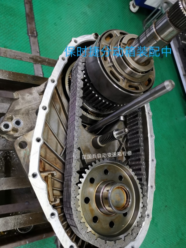 保时捷卡宴凉车打方向异响,11款保时捷卡宴冷车着车短暂异响