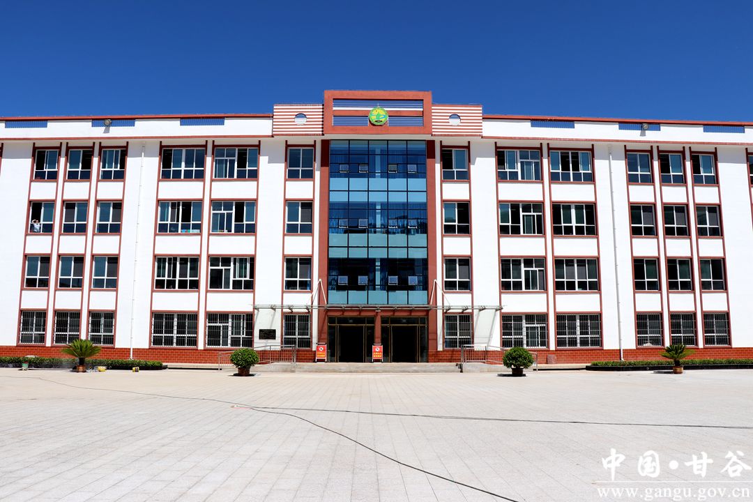 攻坚克难奋力办好人民满意的教育,为办好人民满意的教育作出奉献