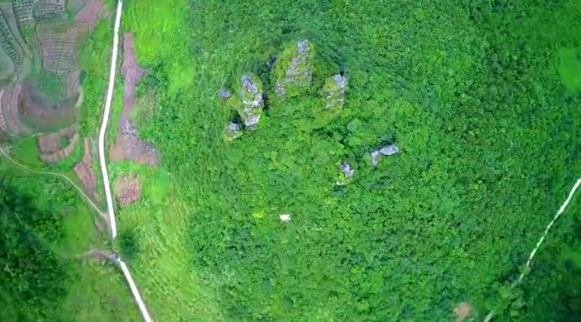 广西五指山全景,广西拍到的奇特山峰