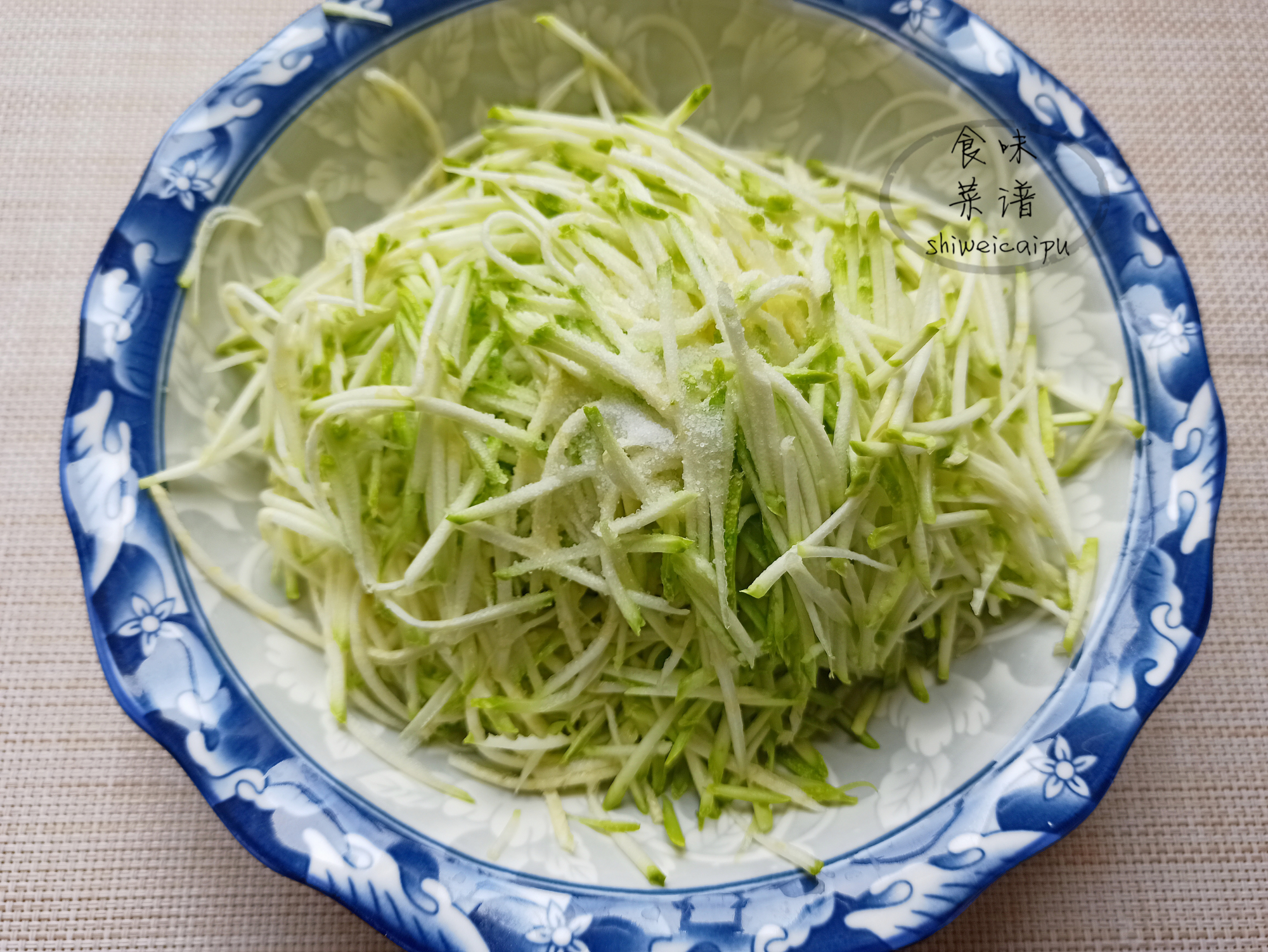 地瓜和白面一起炸丸子的做法,过年必备炸萝卜丸子做法