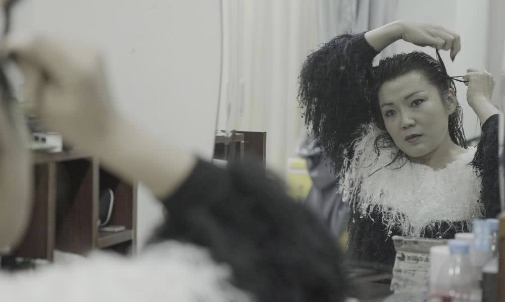 41岁东北女子离婚后替前夫还债,40岁的女人离婚负债20万