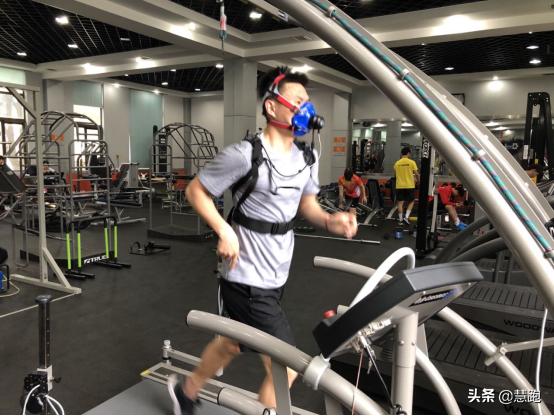 最新研究揭示昂贵的压缩装备一个好处一个坏处：值不值得买？