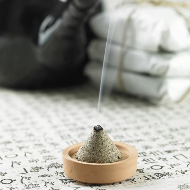 艾灸治疗女性疾病,女性多梦睡眠质量差如何艾灸