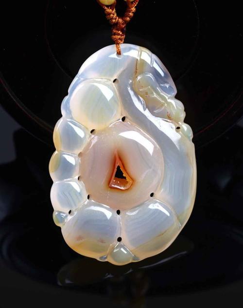 什么是玉髓玉髓值钱吗,玉髓是什么形成的呢