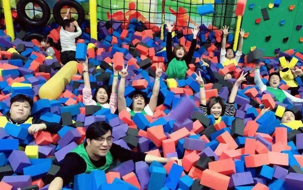 户外儿童帆板夏令营,夏令营水上乐园闯关