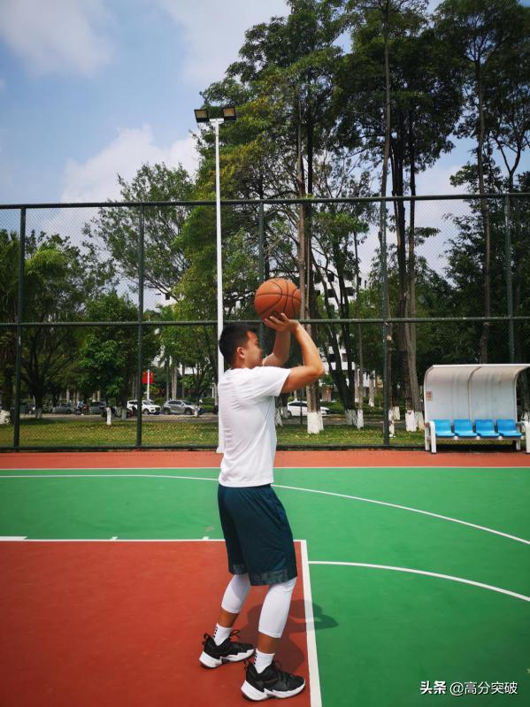 中考体育项目居家锻炼指南⑥|动图+分析，手把手教篮球练习技巧