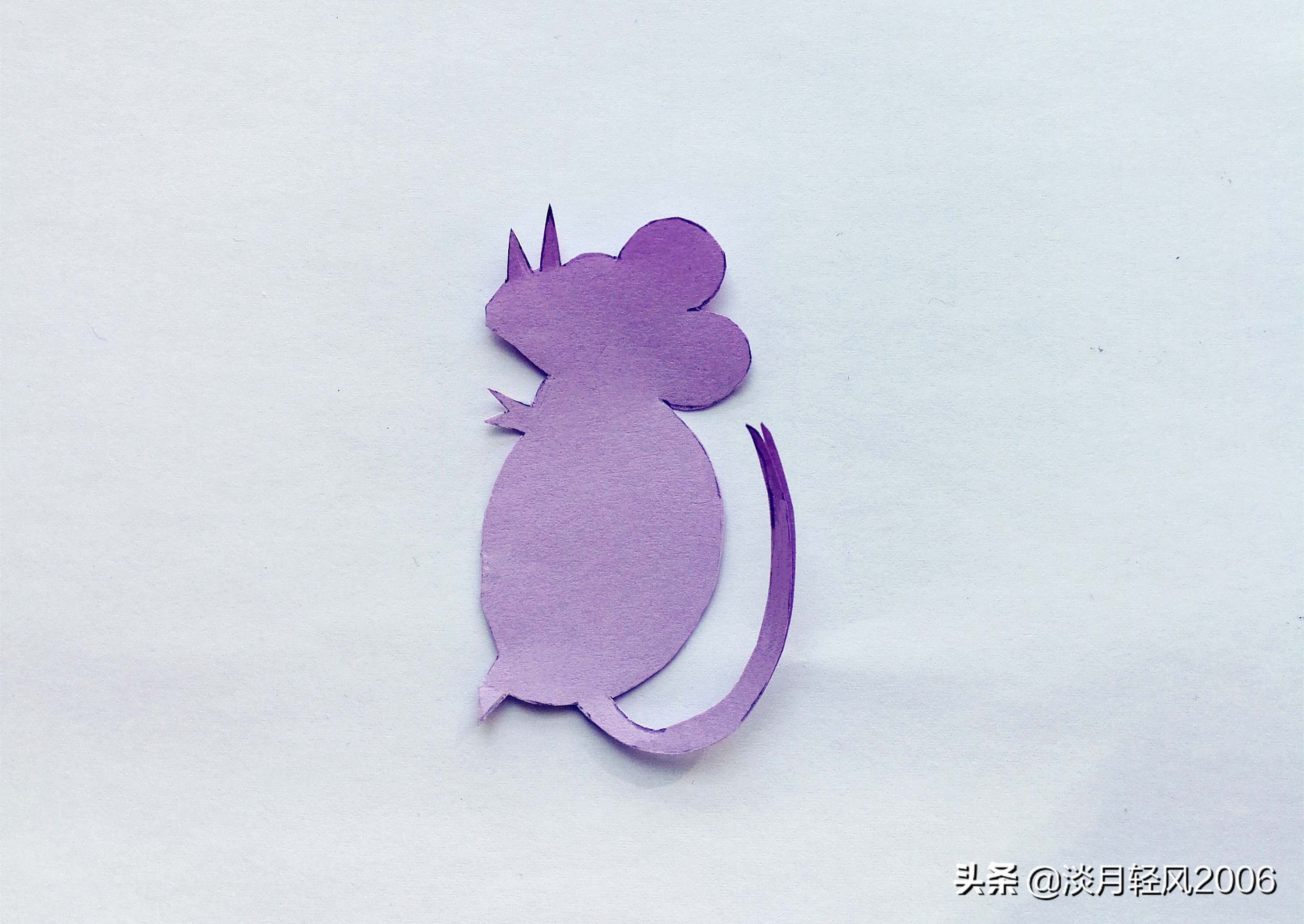 剪纸小老鼠怎么剪,手工剪纸剪出一对老鼠