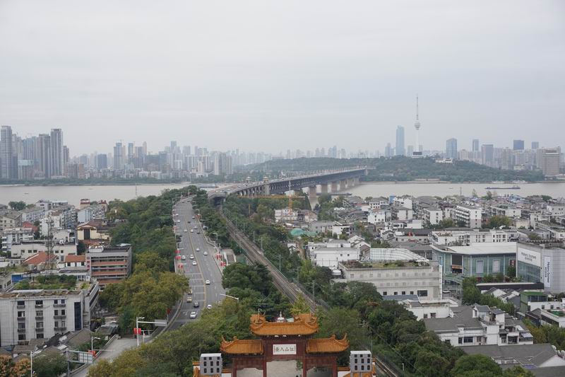 黄鹤楼牌匾极目楚天,黄鹤楼相关的著名文章