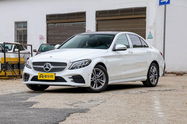 奔驰c200点评,奔驰c200内饰后座图片